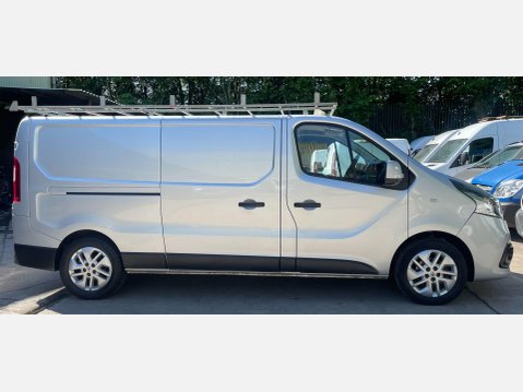 Renault Trafic 1.6 dCi 29 Sport Nav Panel Van 5dr Diesel Manual LWB Standard Roof Euro 6 ( 7