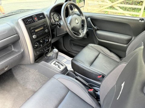 Suzuki Jimny SZ4 