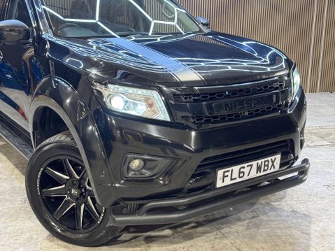 Nissan Navara 2.3 Navara Tekna dCi Auto 4WD 5dr 8