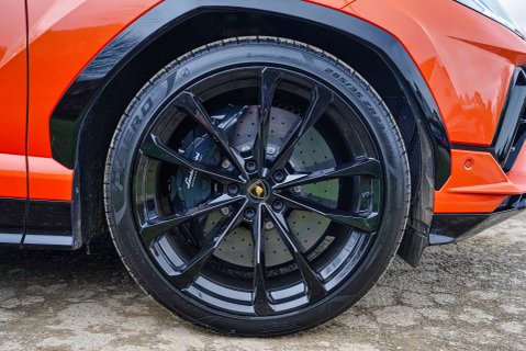 Lamborghini Urus S 5