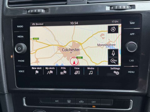 Volkswagen Golf 1.6 Golf SE Nav TDI BlueMotion Technology 5dr 39