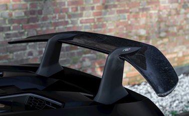 Lamborghini Huracan LP640-4 Performante 26