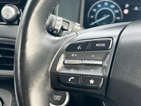 Hyundai KONA PREMIUM 37