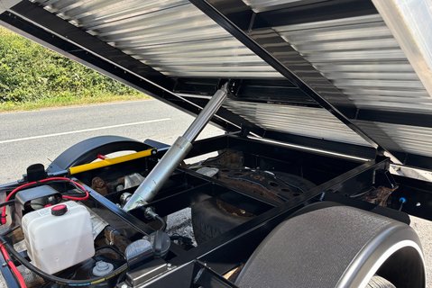 Toyota Hilux Active 4WD Ecb Arborous Tipper Truck - New Body 8