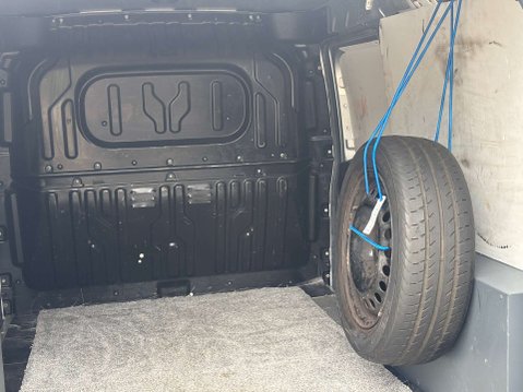 Vauxhall Combo 1.2 Combo 2300 Sport CDTi ecoFLEX S/S 10