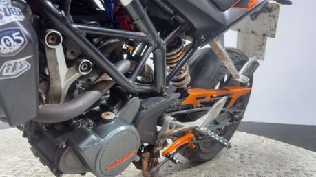 KTM Duke 2014 29K RUNNING PROJECT BIKE SUPERMOTO NAKED BIKE 125CC 15BHP 15
