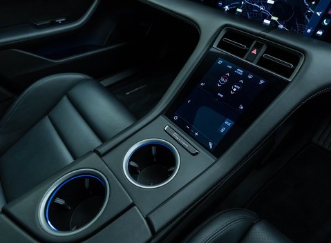 Porsche Taycan TURBO 24