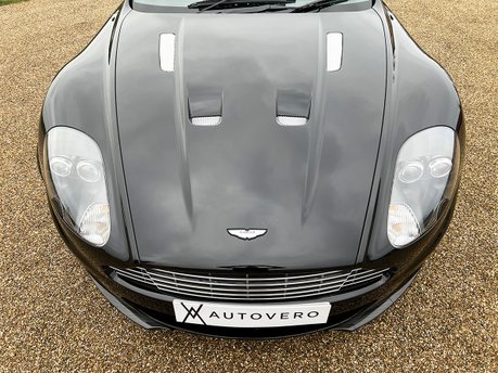 Aston Martin DBS V12 VOLANTE CARBON BLACK EDITION 31