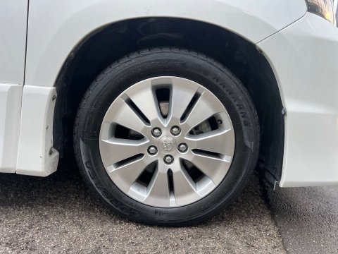 Toyota Vellfire GOLDEN EYES II V6 50