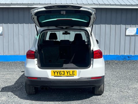 Volkswagen Tiguan 2.0 TDI BlueMotion Tech Match 2WD Euro 5 (s/s) 5dr 9