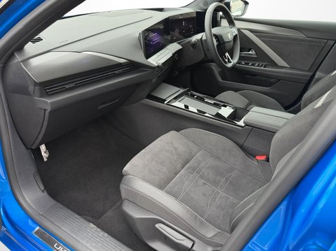 Vauxhall Astra 115kW Ultimate 54kWh 5dr Auto 2
