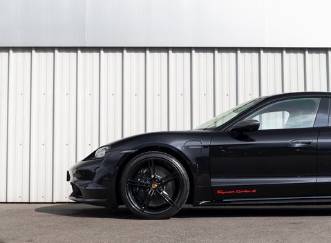 Porsche Taycan Turbo S 38