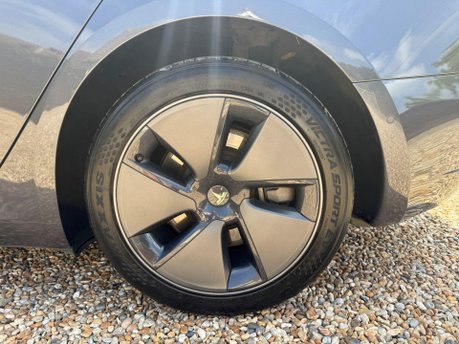 Tesla Model 3 Standard Range Plus Auto RWD 4dr 14
