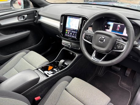 Volvo XC40 2.0 B3 MHEV Plus Dark SUV 5dr Petrol Hybrid DCT Auto Euro 6 (s/s) (163 ps) 3
