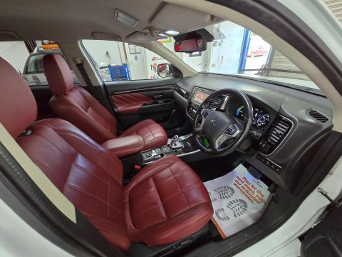 Mitsubishi Outlander 2.0h 12kWh 5hs CVT 4WD Euro 6 (s/s) 5dr 42