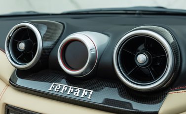 Ferrari California T HANDLING SPECIALE 24