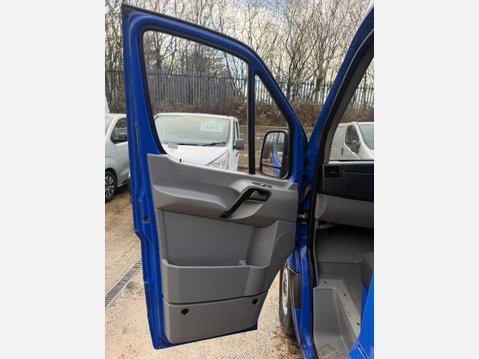 Mercedes-Benz Sprinter 2.1 211 CDi Panel Van 5dr Diesel Manual RWD L2 H3 (234 g/km, 112 bhp) 38