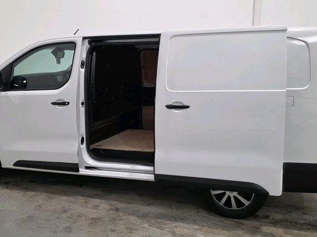 Vauxhall Vivaro L2H1 F2900 DYNAMIC S/S 11