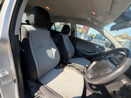 Hyundai i20 MPI SE BLUE DRIVE 8