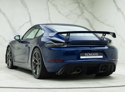 Porsche Cayman GT4 (718) 7
