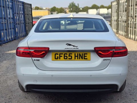 2015 Jaguar XE thumbnail 10
