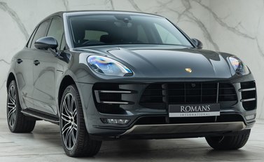 Porsche Macan TURBO 9