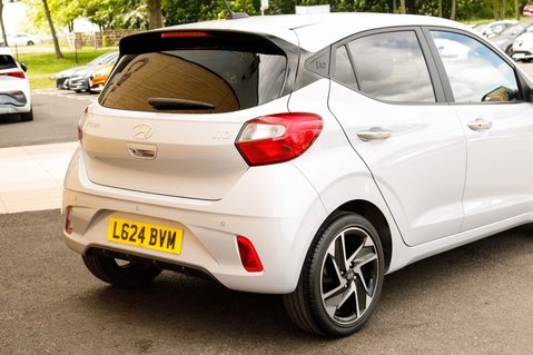 Hyundai i10 MPI PREMIUM 8