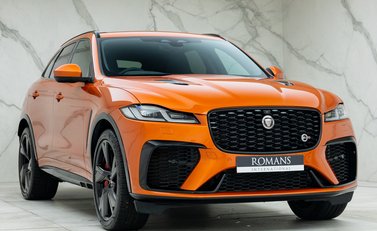 Jaguar F-Pace SVR 8
