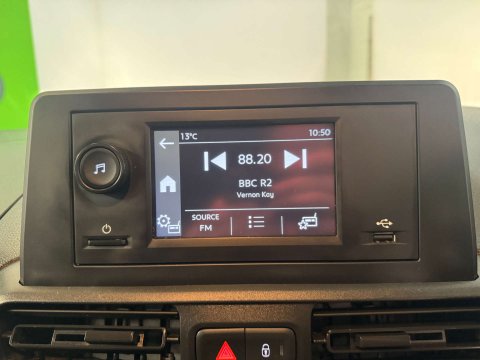 Vauxhall Combo Combo-e 2300 Dynamic SWB 21