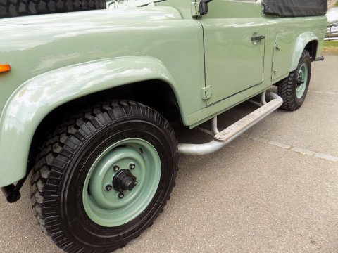Land Rover Defender 110 2.5 Diesel 27