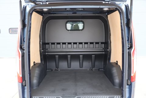 Ford Transit Custom 320 SPORT L1H1 DCIV DOUBLE CAB  Auto   PRICE MATCH OFFER  WAS 29950  29