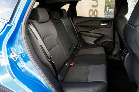 Nissan Qashqai DIG-T N-CONNECTA MHEV 34