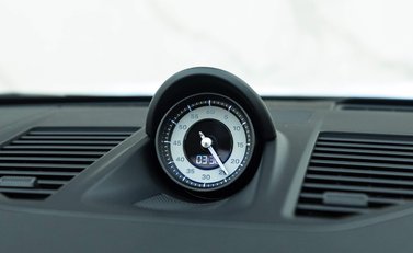 Porsche 911 Targa 4 GTS (992) 13