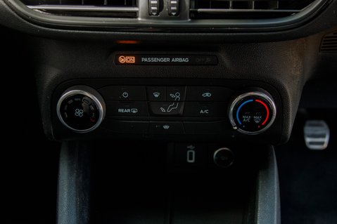 Ford Focus ST-LINE TDCI 11