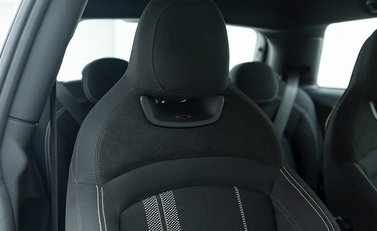 Mini Hatch John Cooper Works Challenge 11