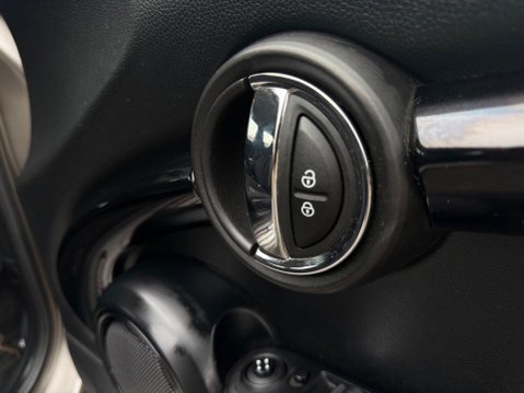 Mini Hatch 2.0 Cooper S Euro 6 (s/s) 3dr 43