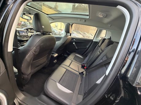 Peugeot 2008 ALLURE PREMIUM 10