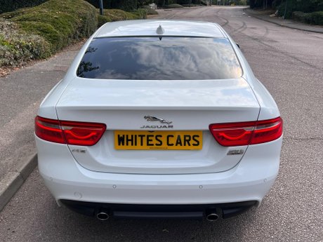 Jaguar XE 2.0i Portfolio Auto AWD Euro 6 (s/s) 4dr 8