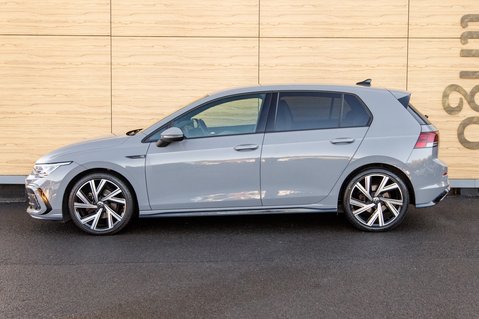 Volkswagen Golf R-LINE TSI 10