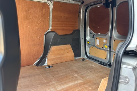 Ford Transit Connect 240 L1 Limited Panel Van - Rear Camera 10