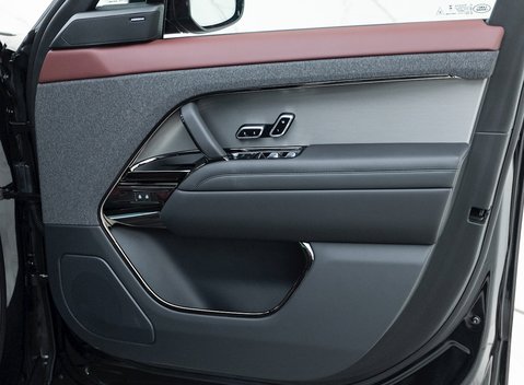 Land Rover Range Rover Sport P440e Dynamic SE 20