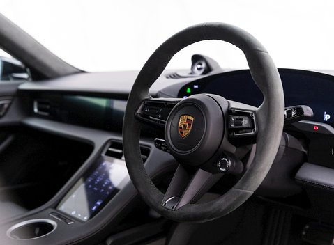 Porsche Taycan Turbo S 9