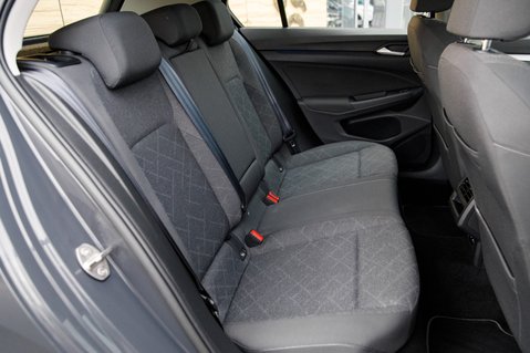 Volkswagen Golf LIFE ETSI DSG 41