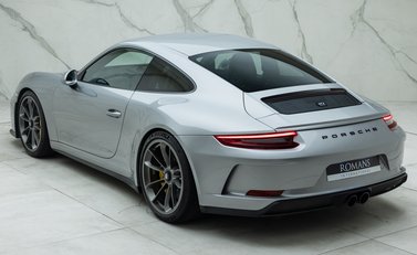 Porsche 911 GT3 Touring (991.2) 12