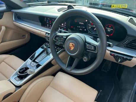 Porsche 911 3.0 992 Carrera Coupe 2dr Petrol PDK Euro 6 (s/s) (385 ps) 32