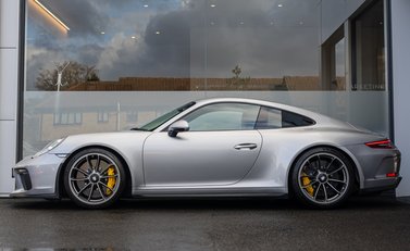 Porsche 911 GT3 Touring (991.2) 3