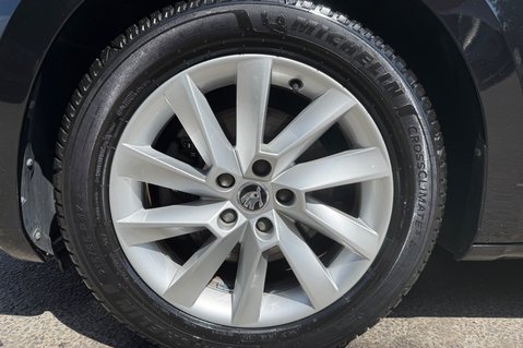 Skoda Superb SE TECHNOLOGY IV DSG - 11 SERVICES AT SKODA -HYBRID AUTOMATIC ESTATE 63
