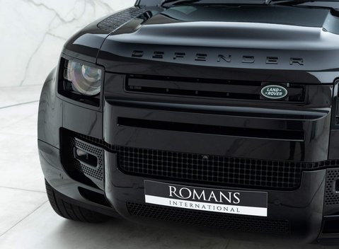 Land Rover Defender 90 V8 Bond Edition 25