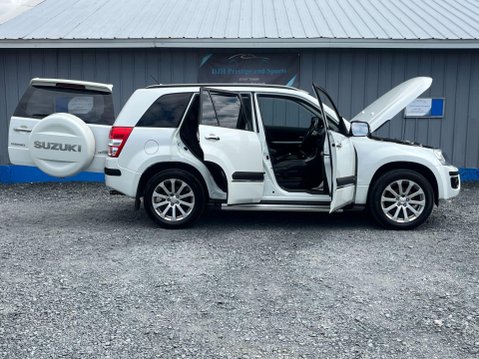 Suzuki Grand Vitara 2.4 VVT SZ5 4WD Euro 5 5dr 15