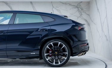 Lamborghini Urus S 38